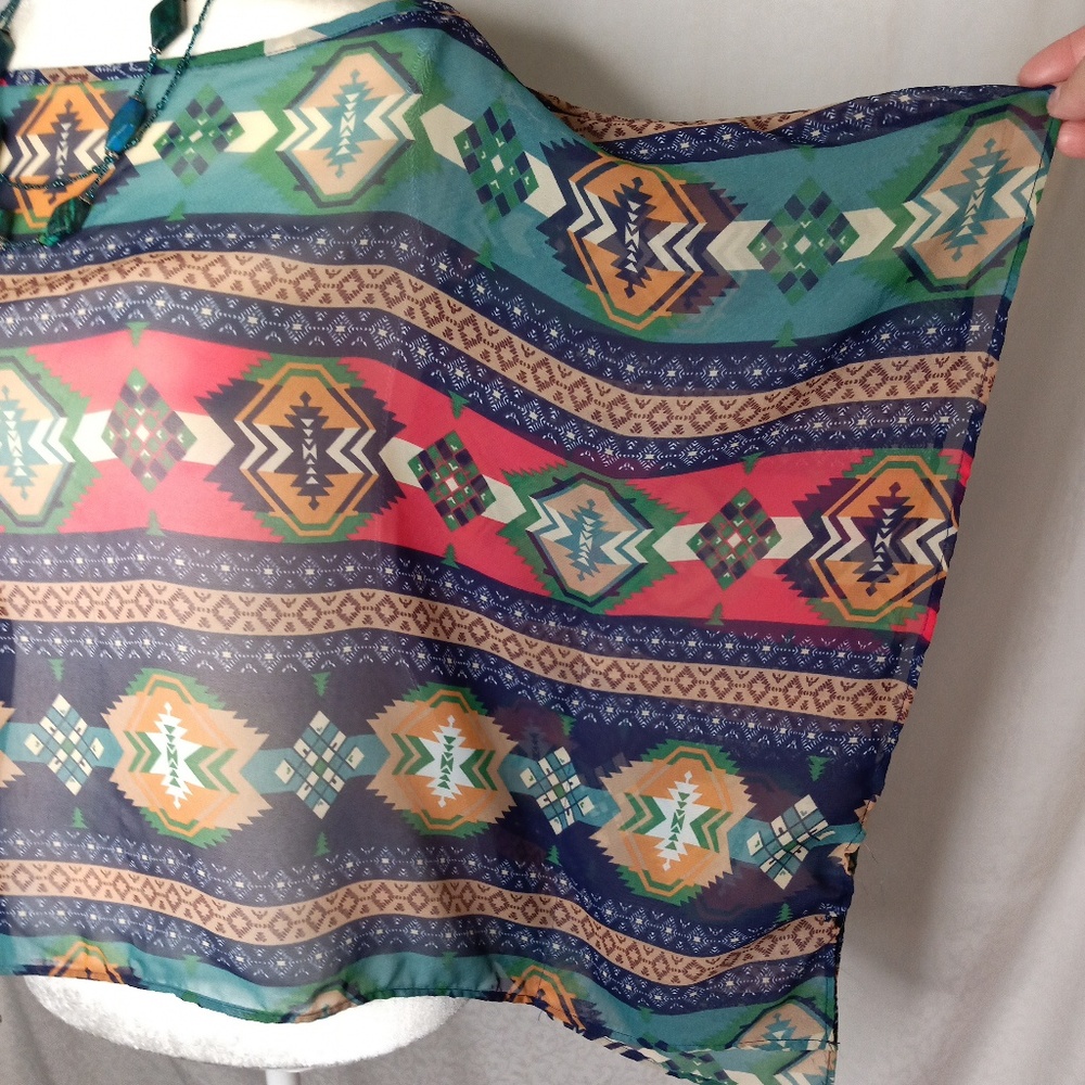 Geometric Patterned Sheer Blouse - Picture 5 of 8